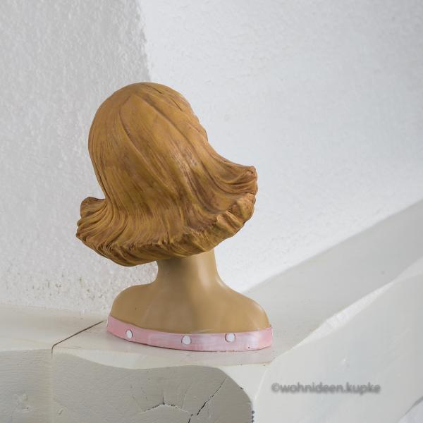 Figur Melina Büste mit Schmetterling im Haar (20 cm)